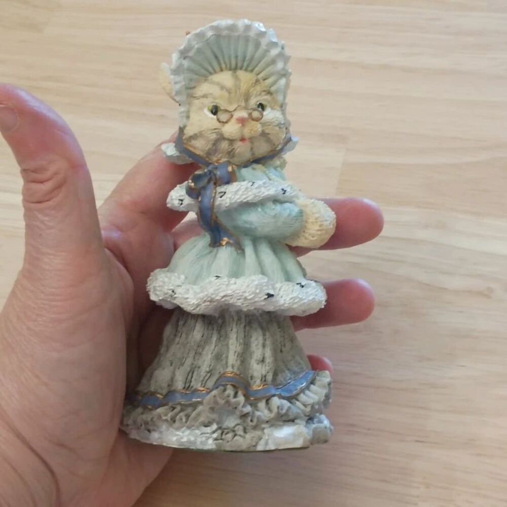 Vintage 1993 Abigail Whiskers Granny Cat Figurine International Resourcing